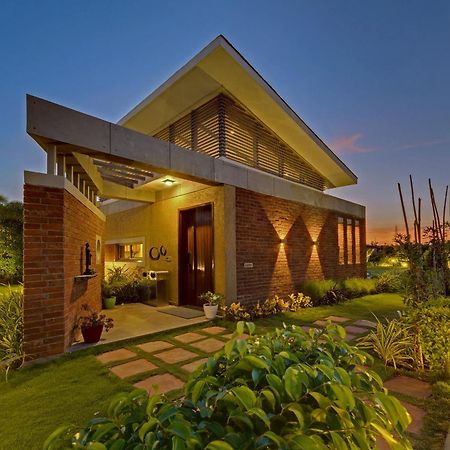 The Fern Royal Farm Resort, Anjar Bagian luar foto