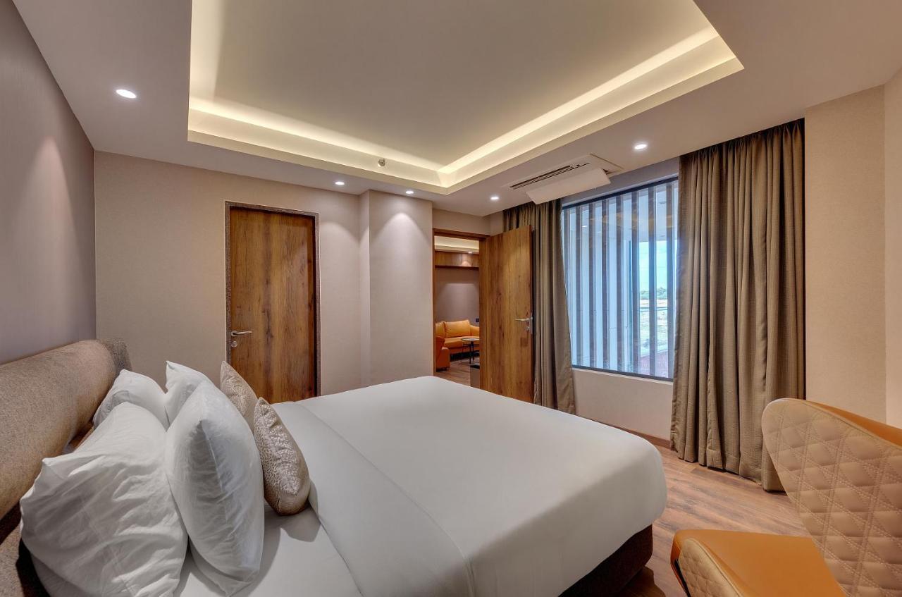 The Fern Royal Farm Resort, Anjar Bagian luar foto