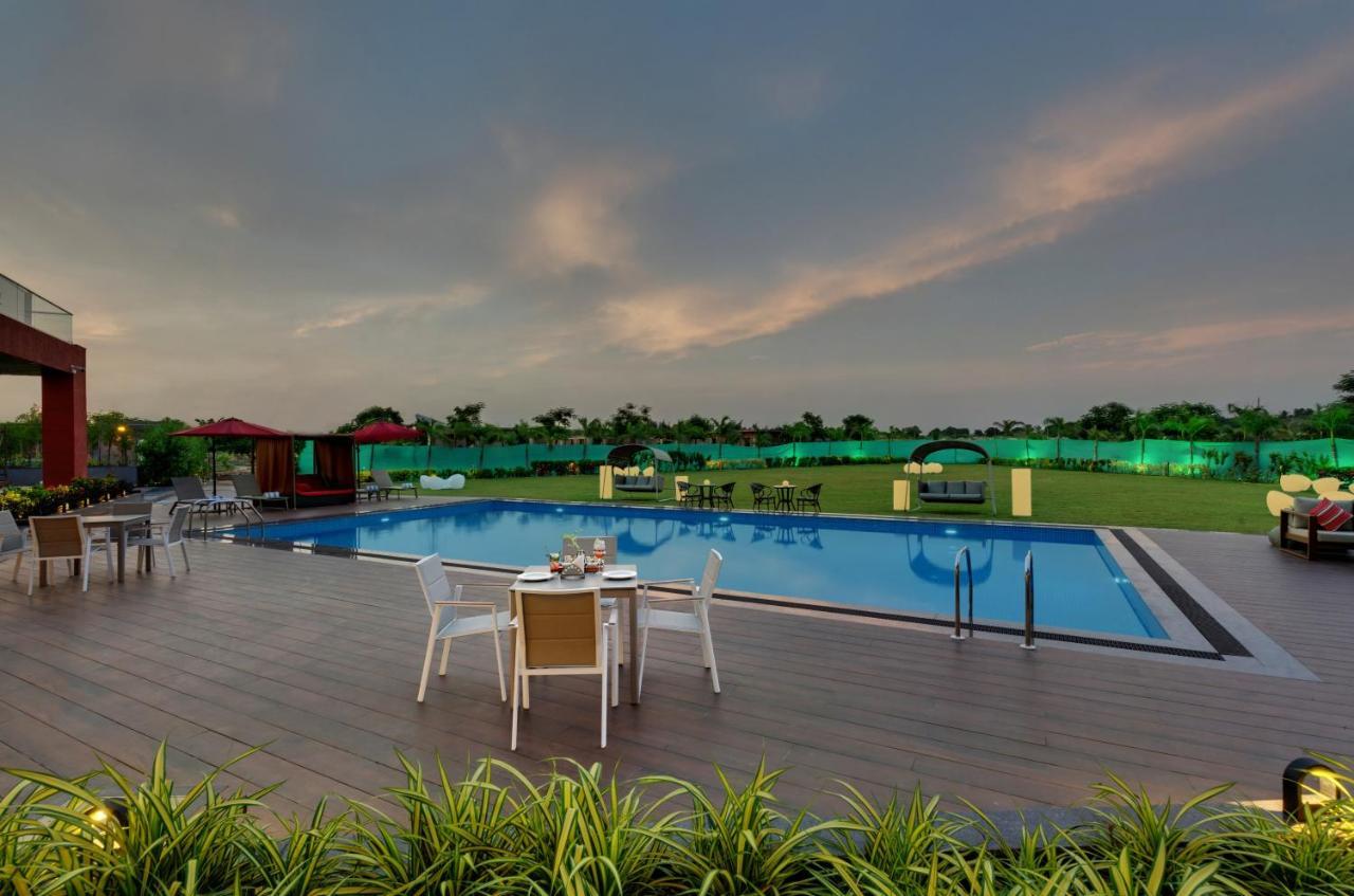 The Fern Royal Farm Resort, Anjar Bagian luar foto