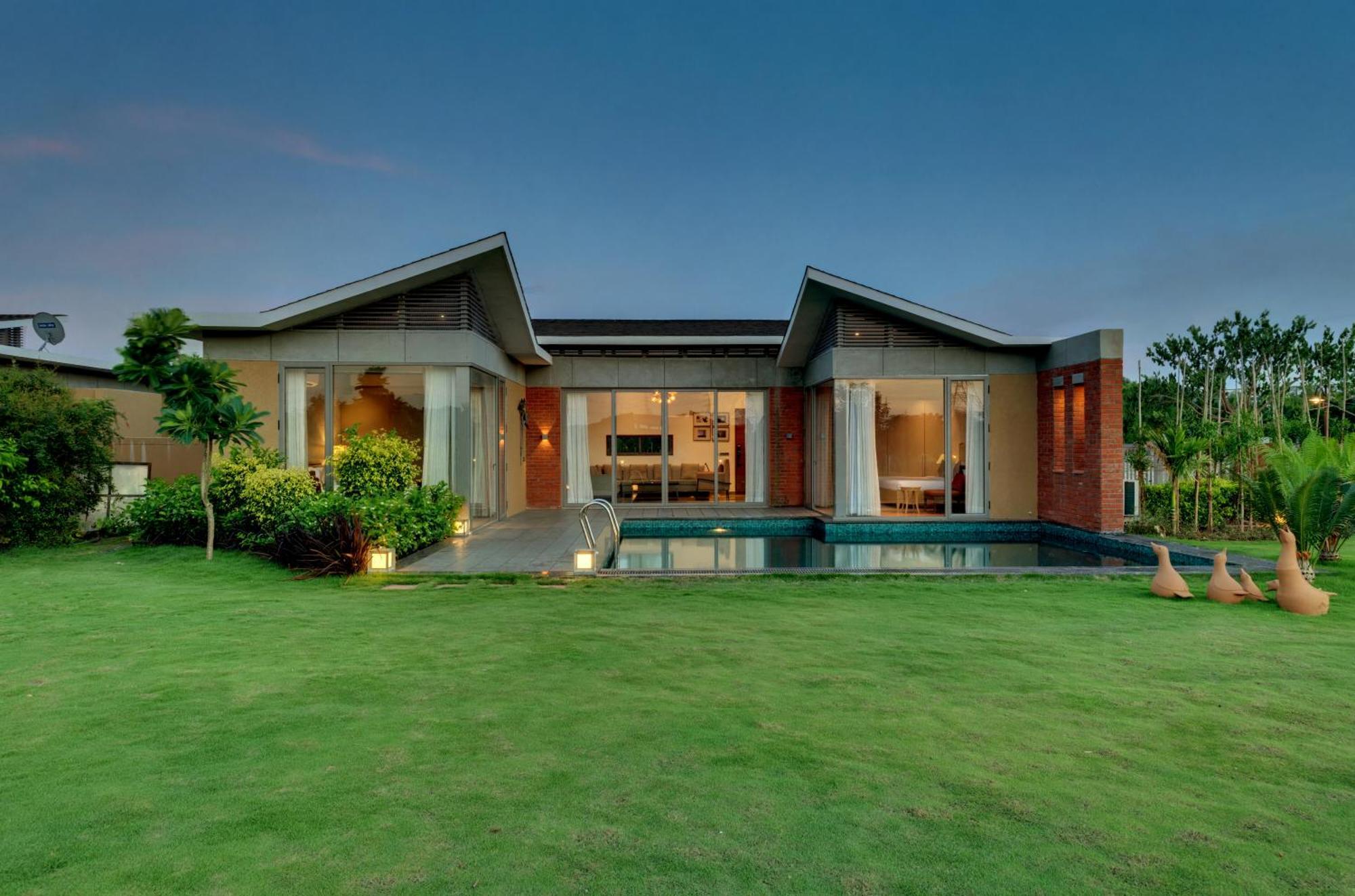The Fern Royal Farm Resort, Anjar Bagian luar foto