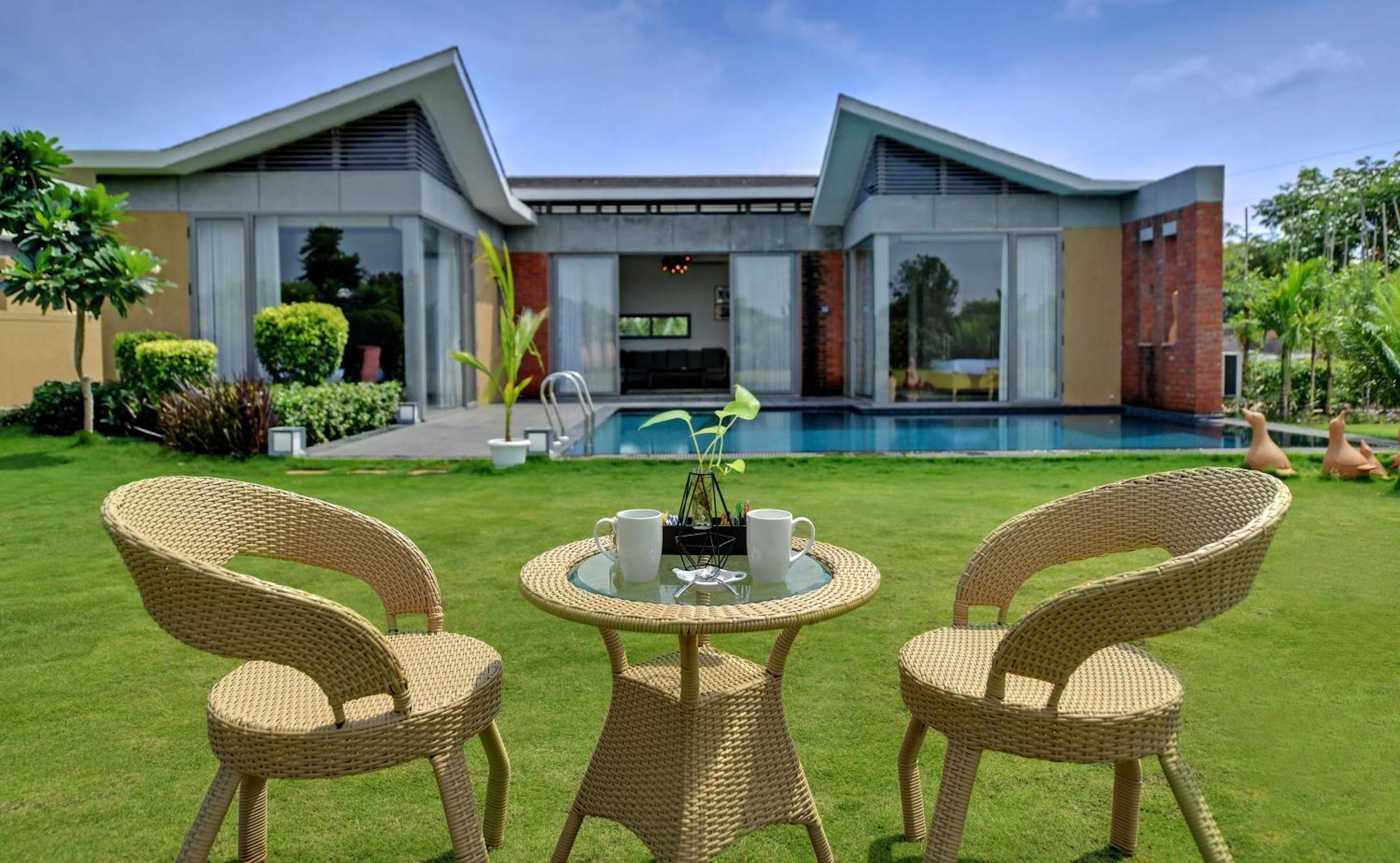 The Fern Royal Farm Resort, Anjar Bagian luar foto